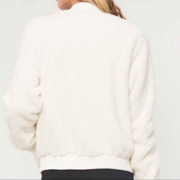 CLEARANCE-FIRM‼️Snow Bunny Fuzzy Bomber - Picture 5 of 7